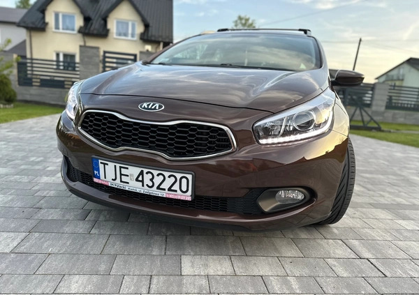 Kia Ceed cena 37515 przebieg: 227500, rok produkcji 2014 z Jędrzejów małe 67